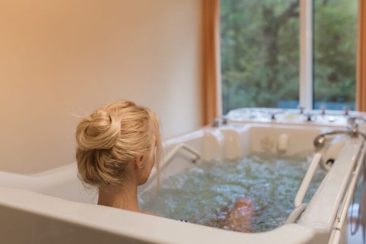 Therapeutic baths for thoracic osteochondrosis should be taken for no more than 15 minutes
